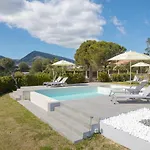 Villa Nick Art