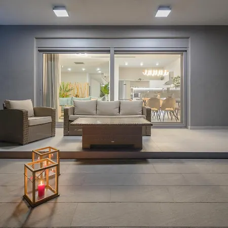 Villa Nick Art